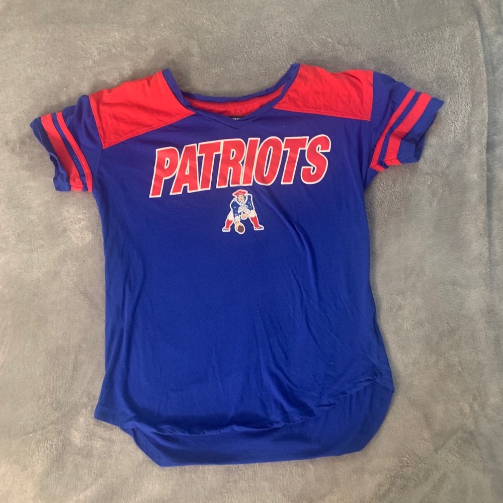New England Patriots shirts size small